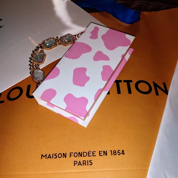 !! NEW RELEASE !! Hot Commodity Lashes - Picture 2 of 4